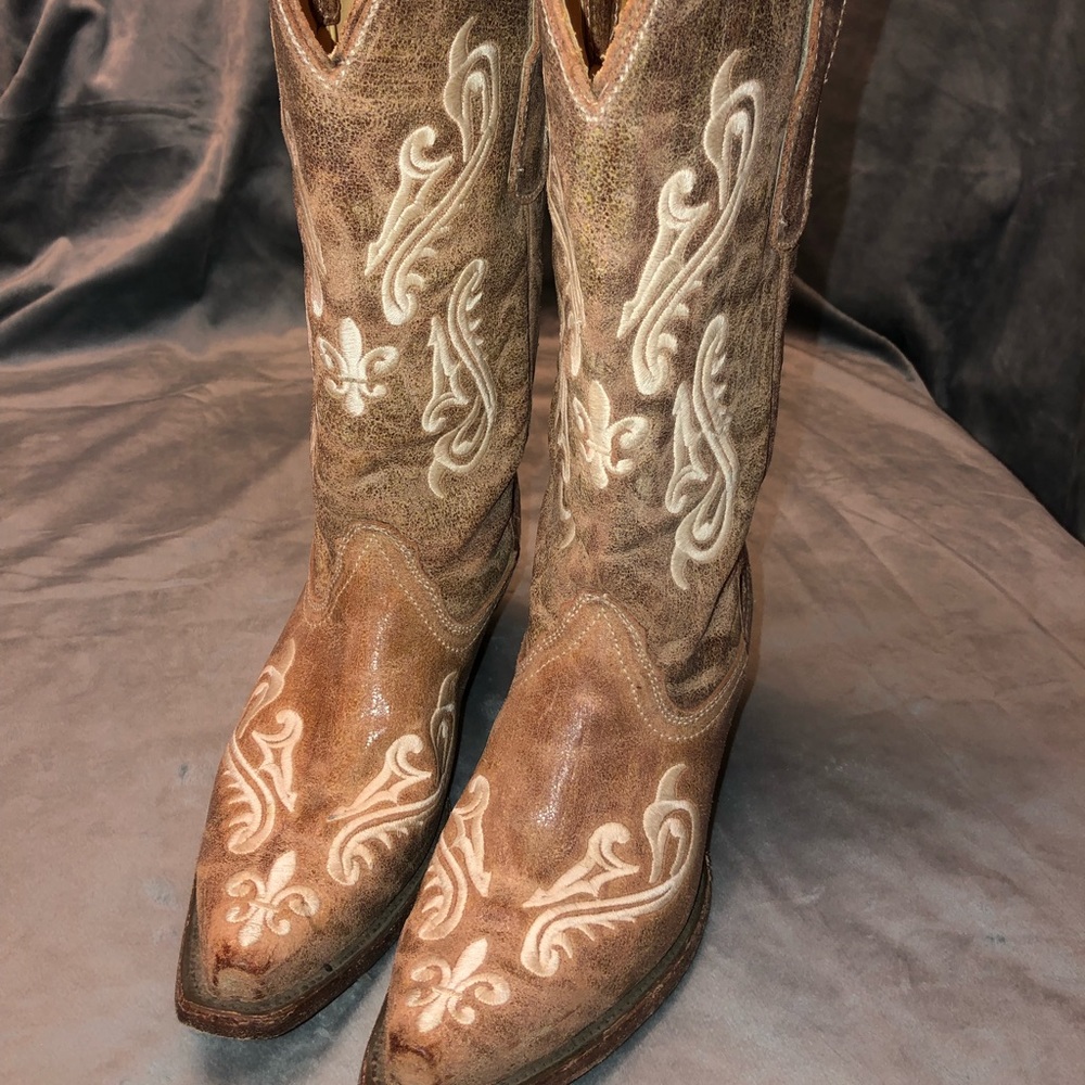 Fleur de Lis Corral Boots Size 8